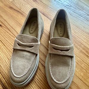 Patina Women’s Tan Loafers